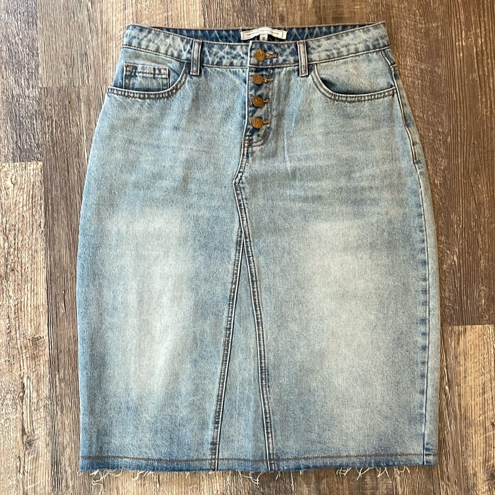 The Main Street Exchange Denim Skirt size 8